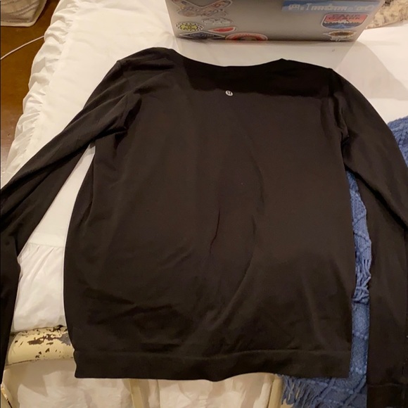 relaxed lululemon long sleeve - Picture 2 of 2
